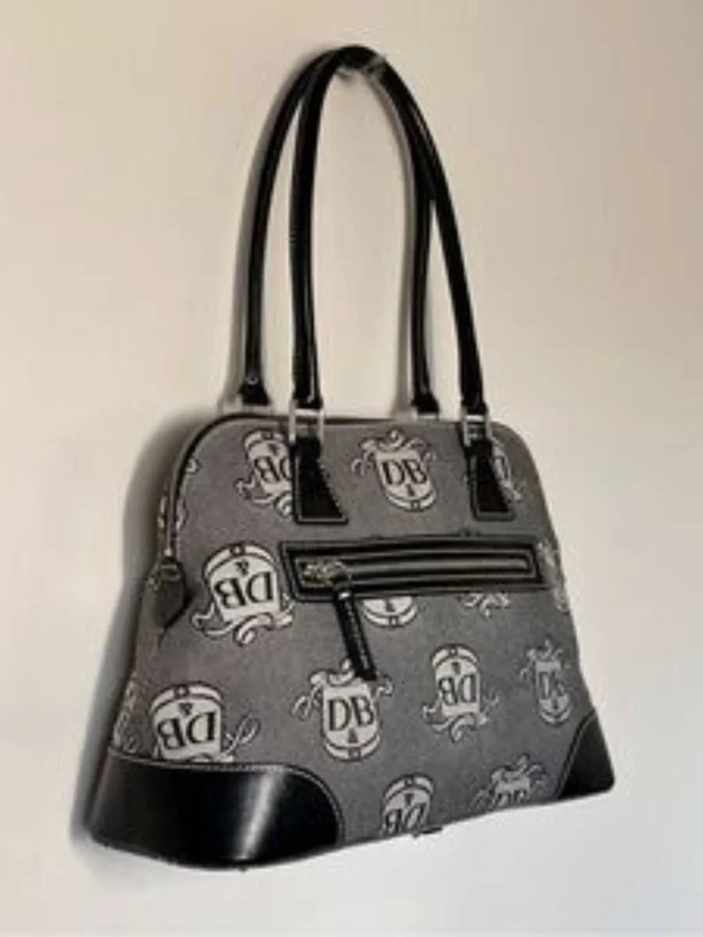Dooney & Bourke Signature Donegal Crest LogoBlack Domed Satchel Purse Hand Bag